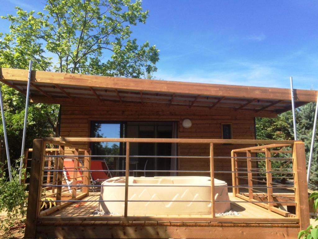 Auberge Les Hautes Prairies Lourmarin Exterior foto