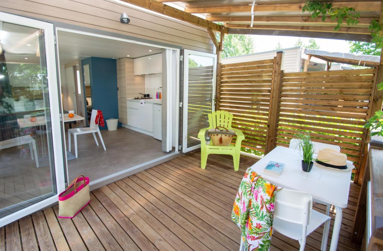 Auberge Les Hautes Prairies Lourmarin Exterior foto