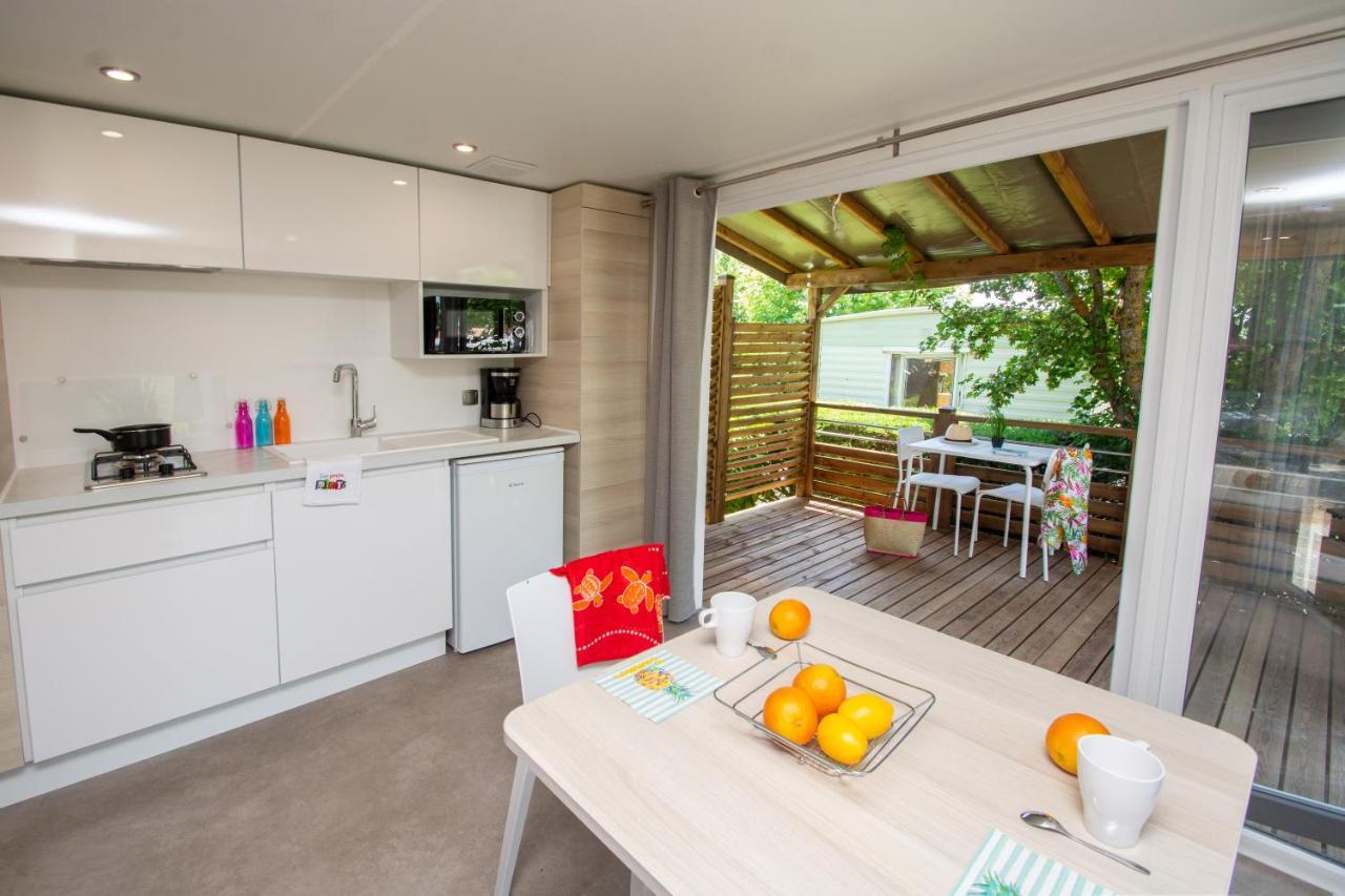 Auberge Les Hautes Prairies Lourmarin Exterior foto