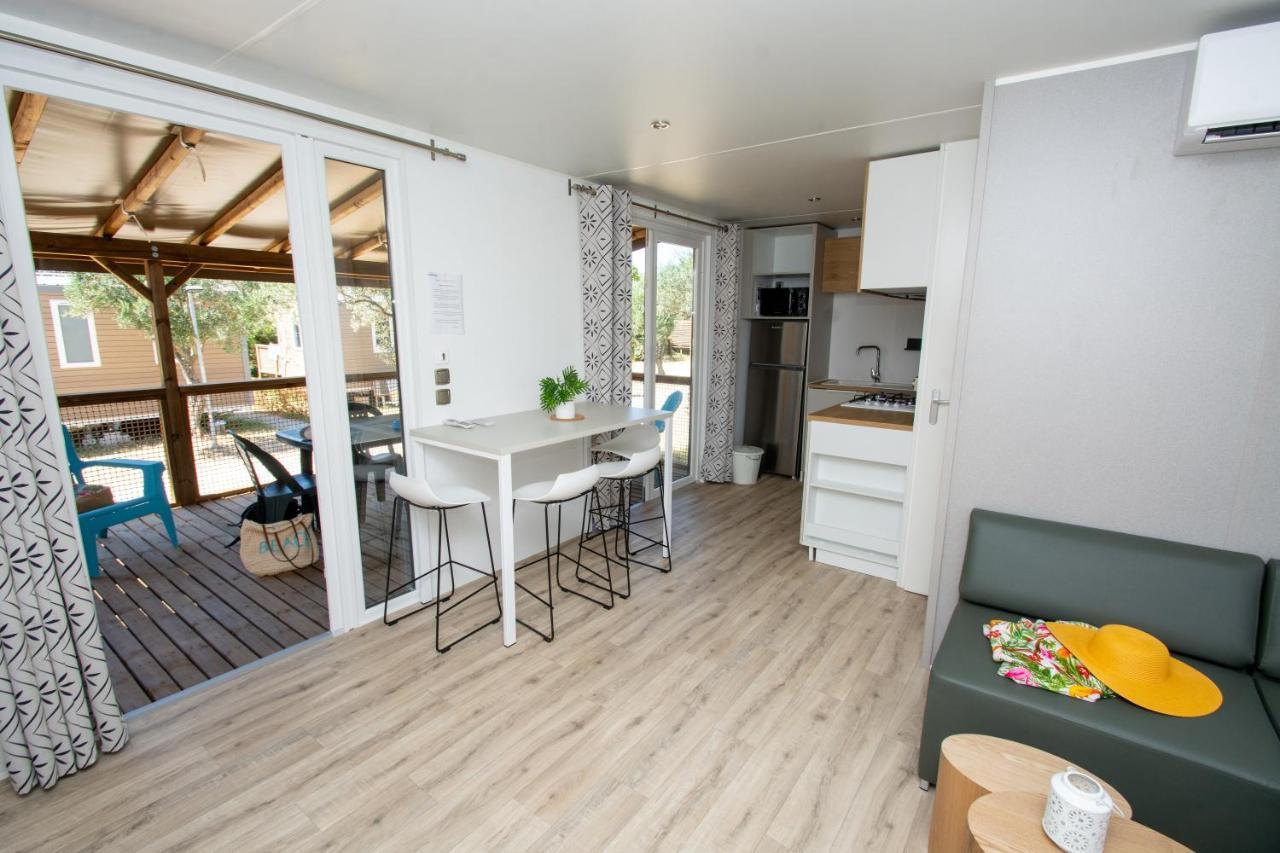 Auberge Les Hautes Prairies Lourmarin Exterior foto