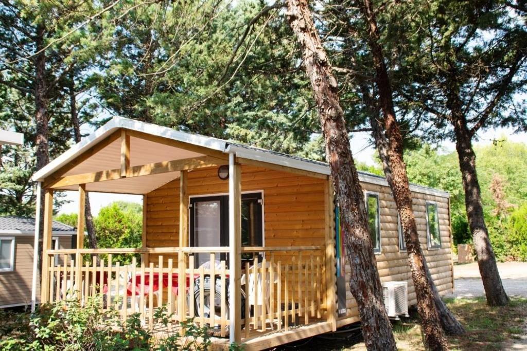 Auberge Les Hautes Prairies Lourmarin Exterior foto