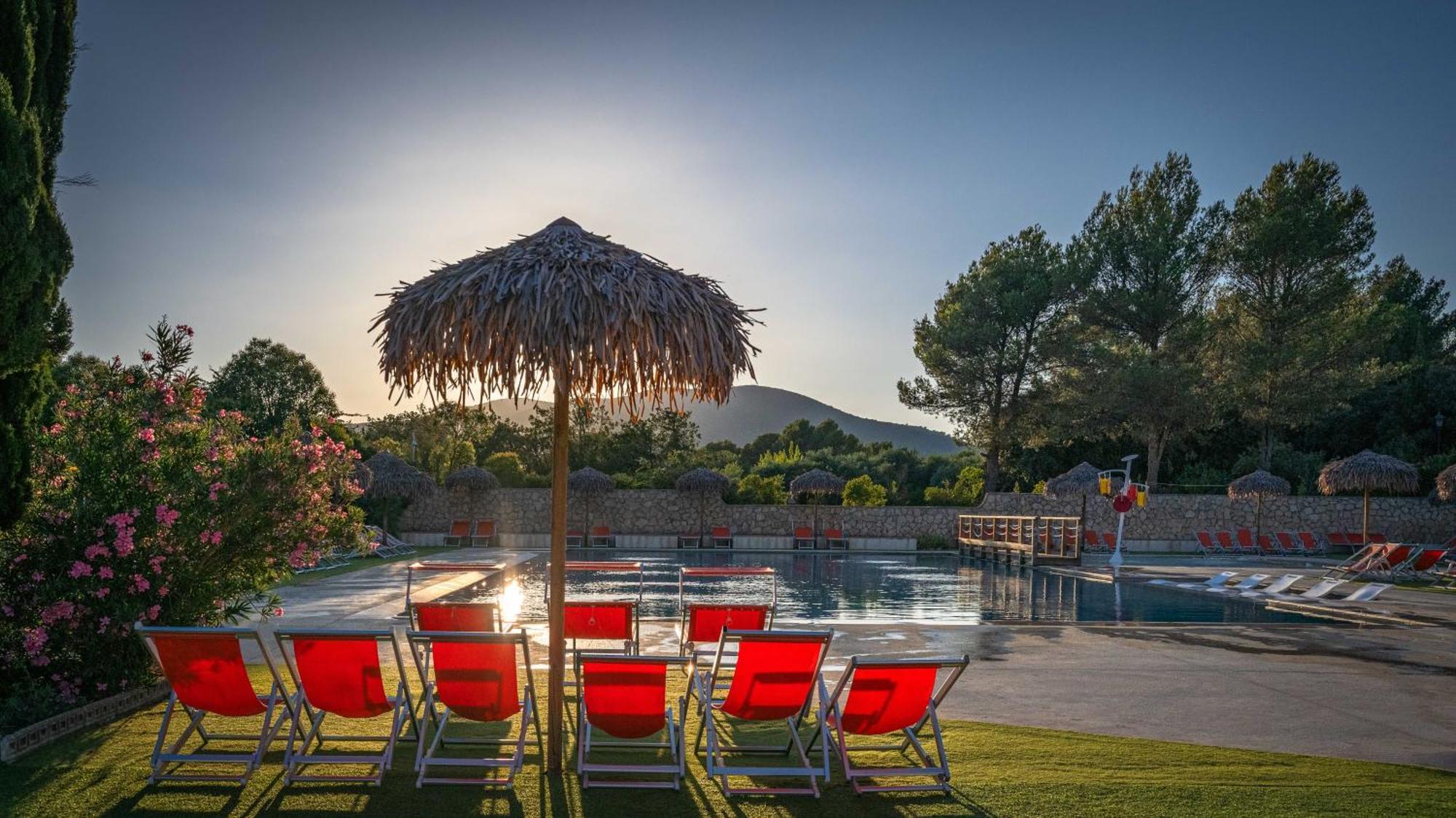 Auberge Les Hautes Prairies Lourmarin Exterior foto